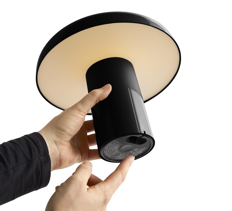 pao_naoto-fukasawa_baladeuse-d-exterieur-outdoor-portable-lamp-_hay_9367411009000__design_signed_nedgis-153576-product