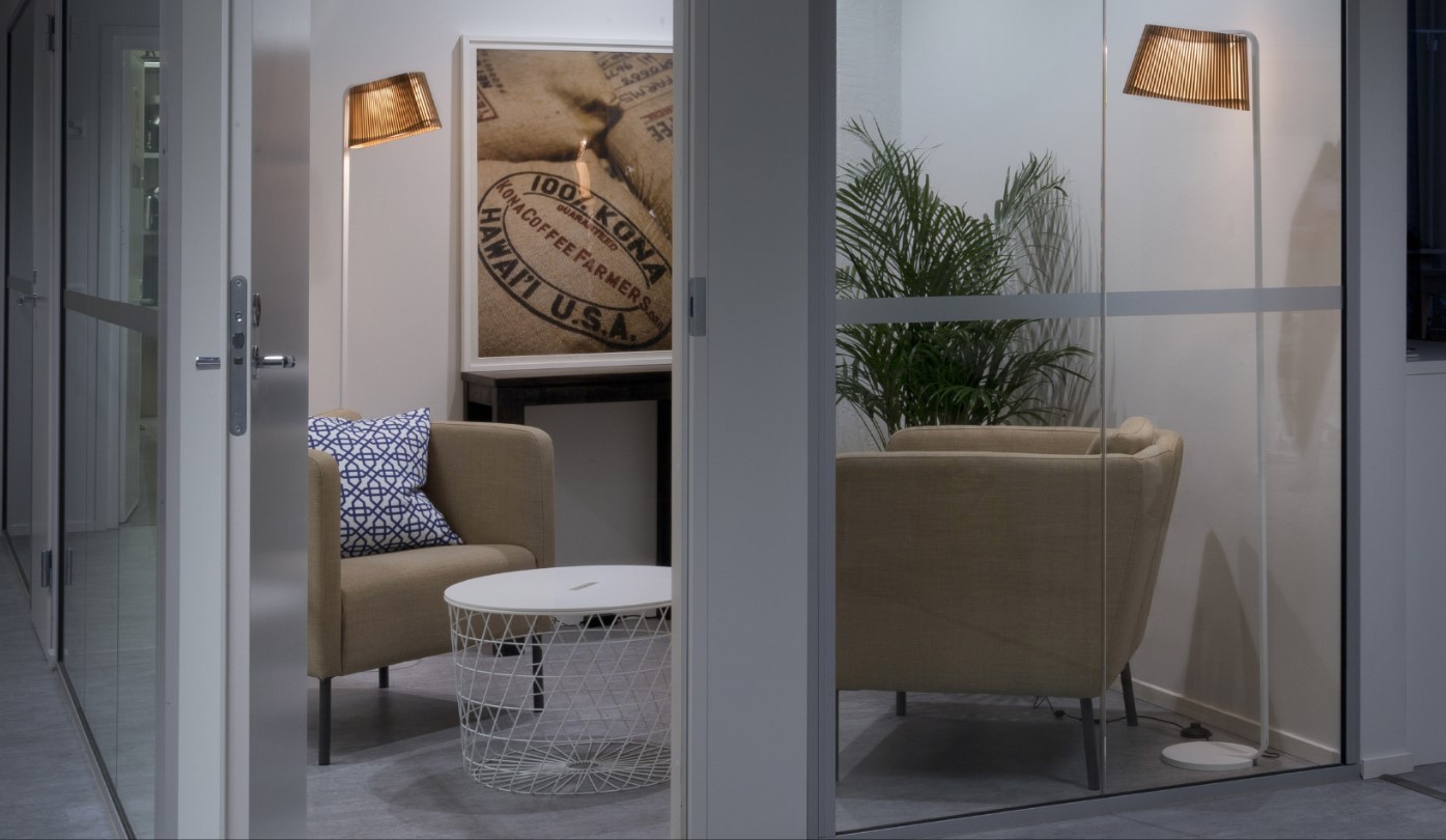 owalo-7010_seppo-koho_lampadaire-floor-light-_secto-design_16_7010_01__design_s (1).jpg3