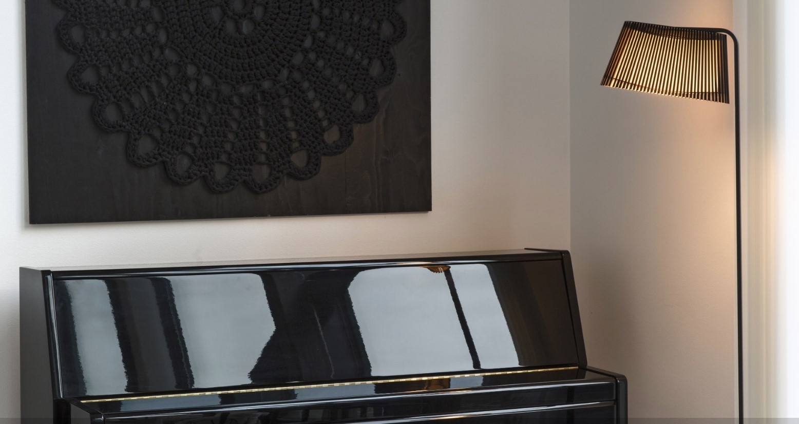 owalo-7010_seppo-koho_lampadaire-floor-light-_secto-design_16_7010_01__design_s (1).jpg4