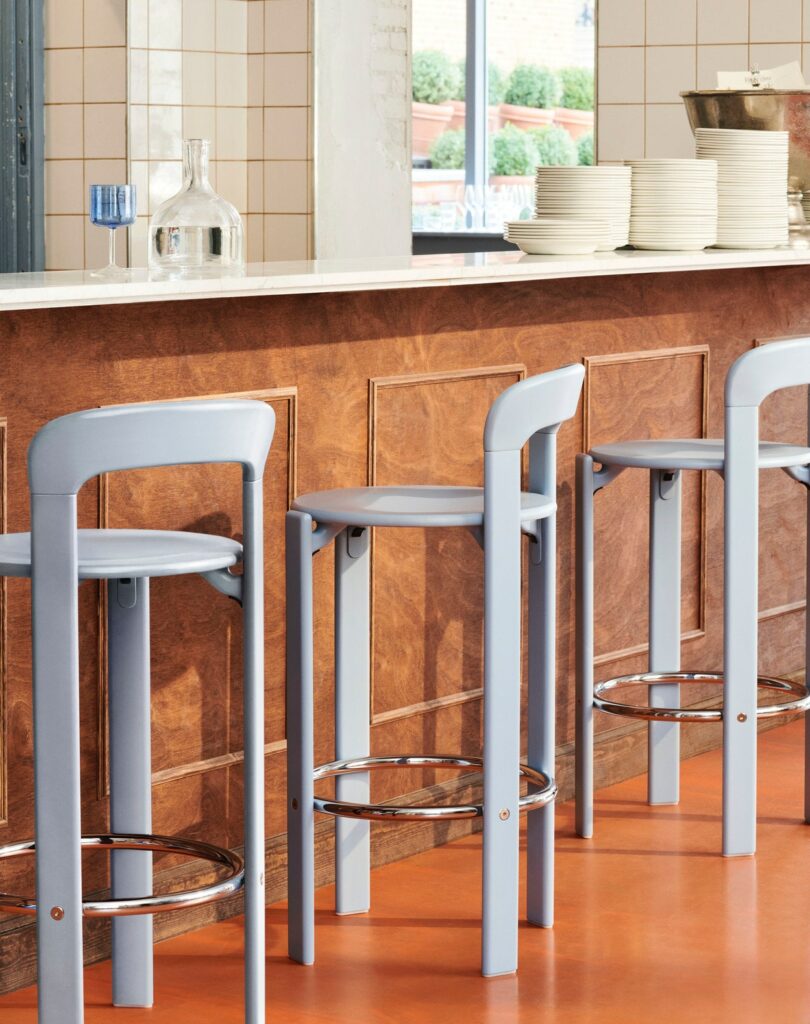 agencement restaurant vintage avec cuisine bar ouverte