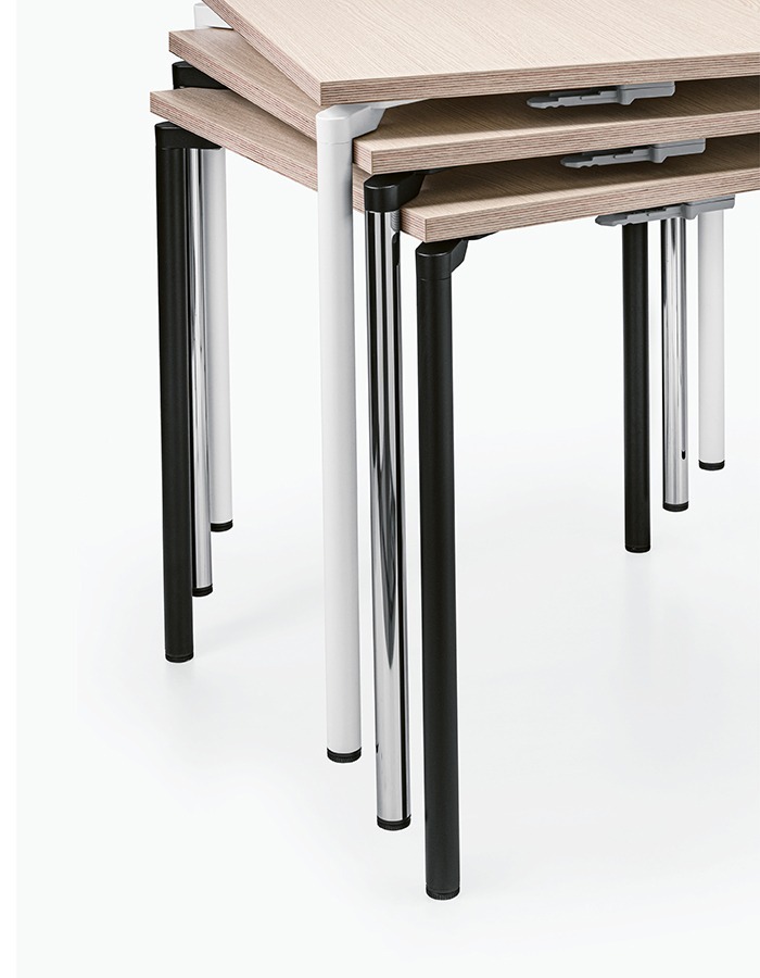 tables pliables et empilables pour optimiser l'espace d'un restaurant
