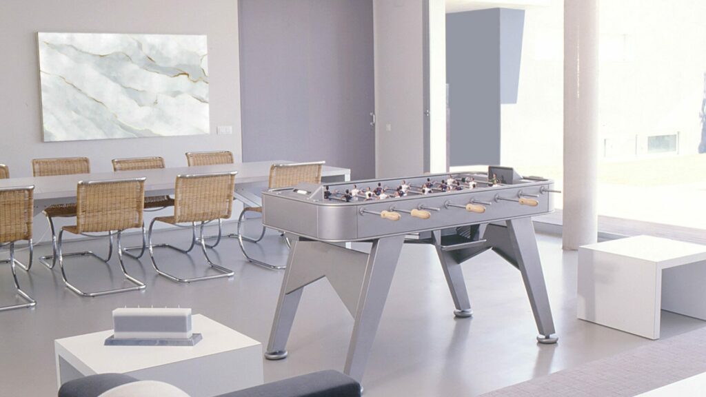 anti bureau salle de réunion moderne avec baby foot